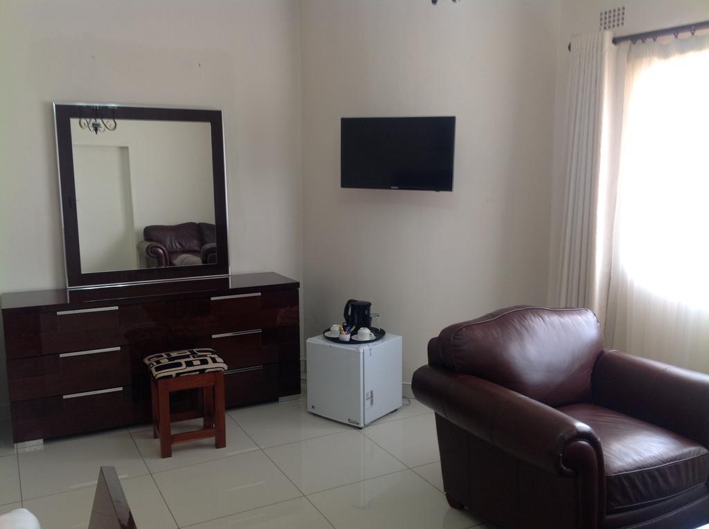 Cypress Executive Lodge Livingstone Eksteriør bilde